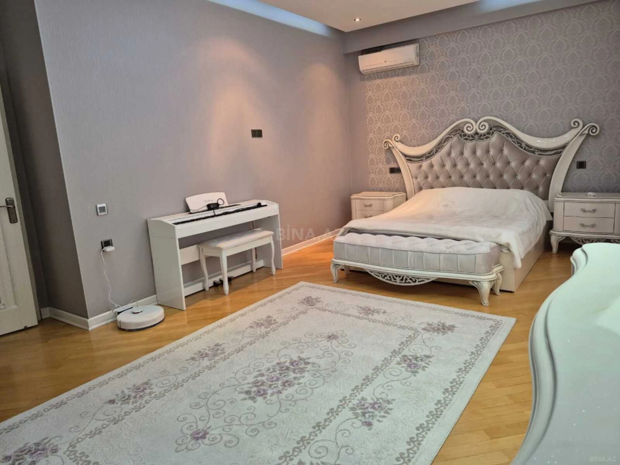 Satılır 3 otaqlı mənzil 134 m²
