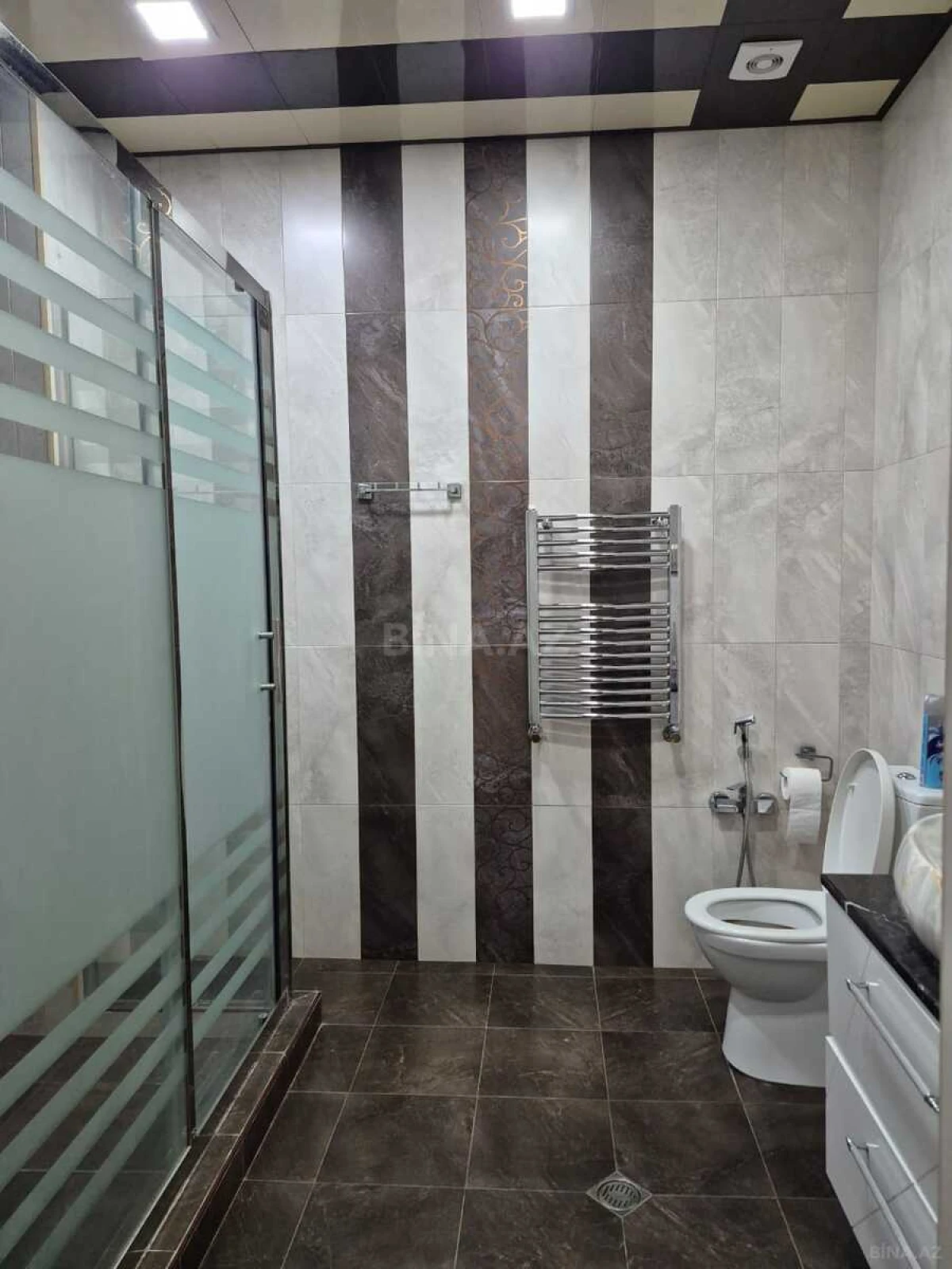 Satılır 3 otaqlı mənzil 134 m²