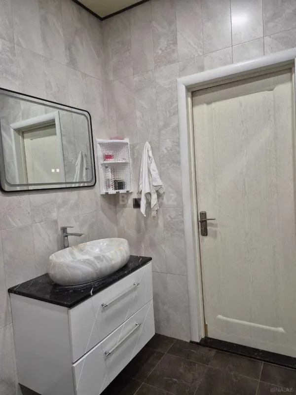 Satılır 3 otaqlı mənzil 134 m²