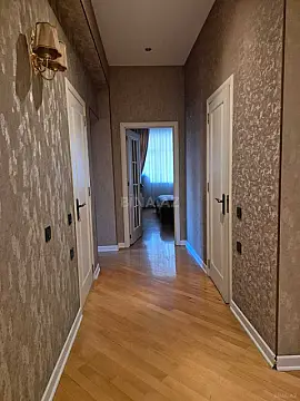 Satılır 3 otaqlı mənzil 134 m²
