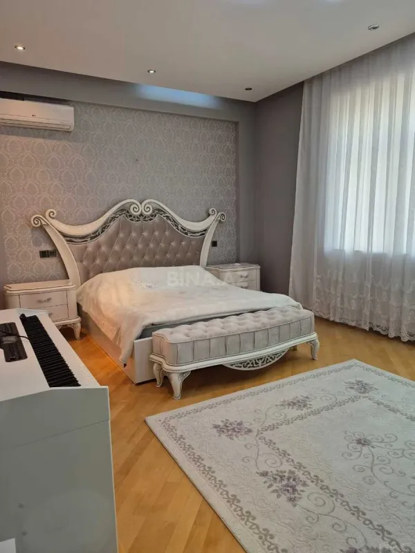 Satılır 3 otaqlı mənzil 134 m²