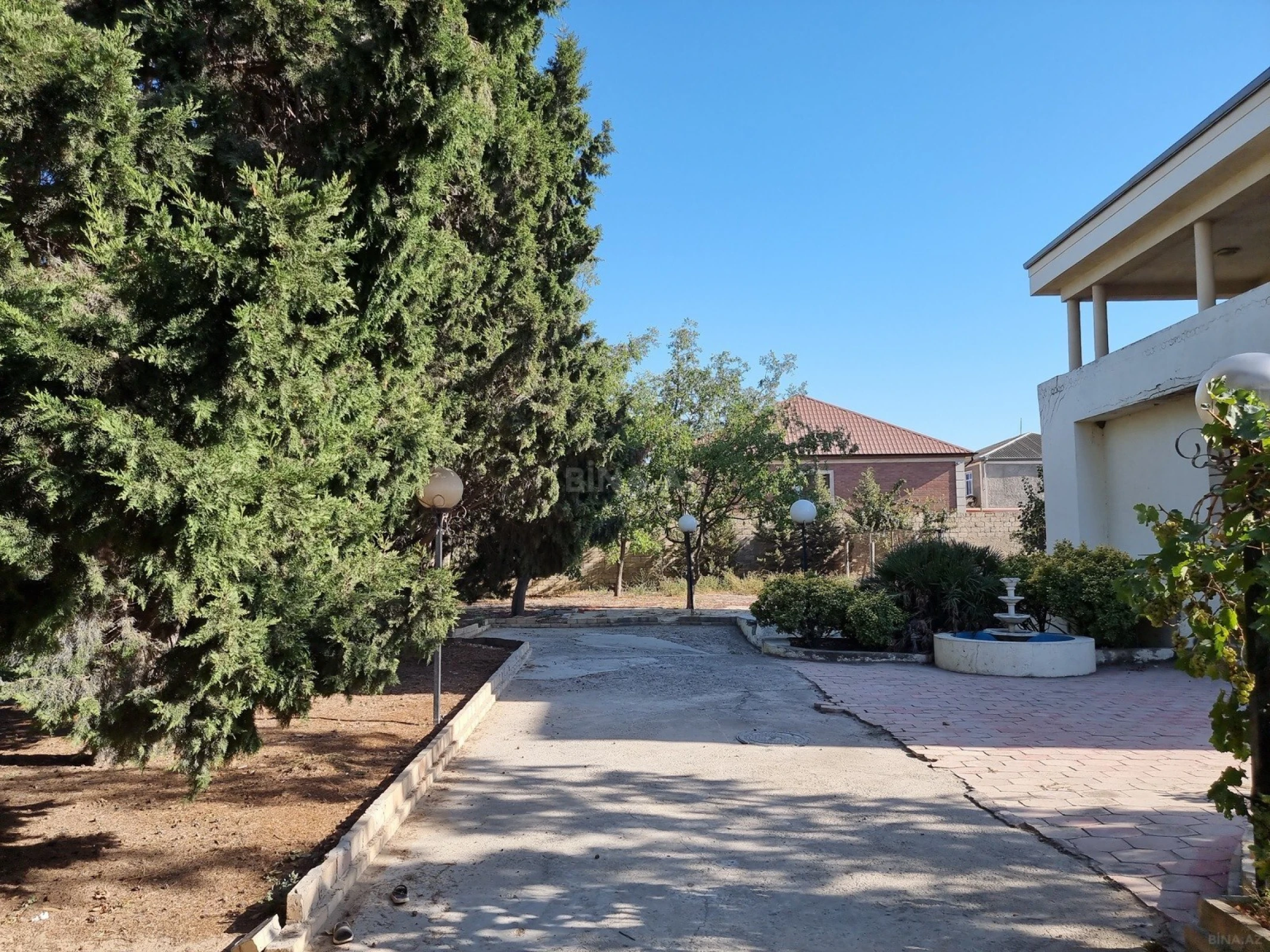 Satılır 4 otaqlı həyət evi 252 m²