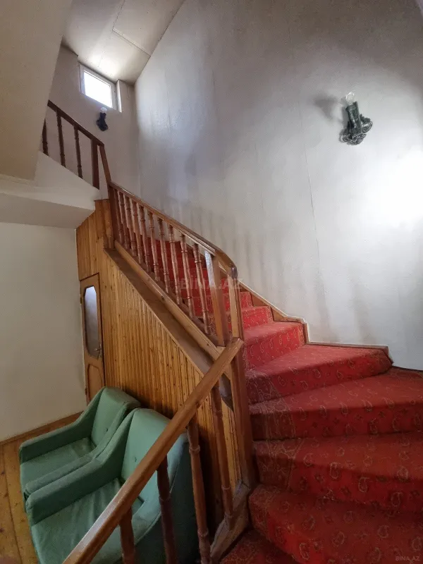 Satılır 4 otaqlı həyət evi 252 m²