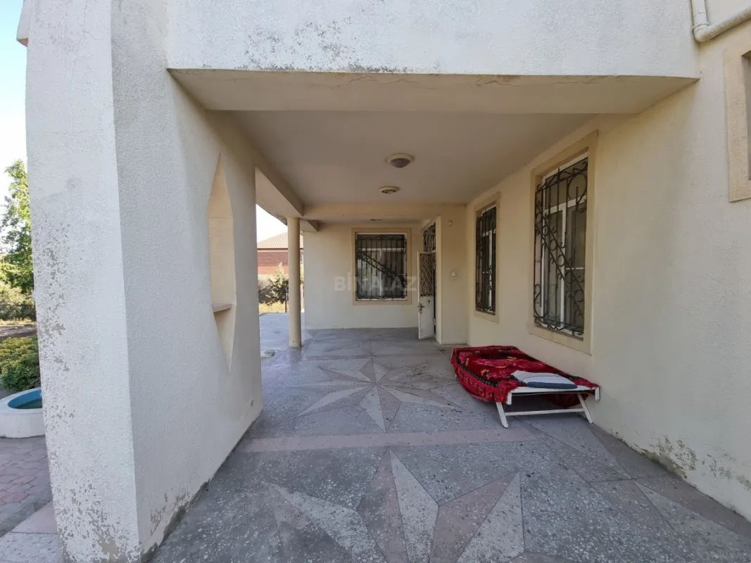 Satılır 4 otaqlı həyət evi 252 m²