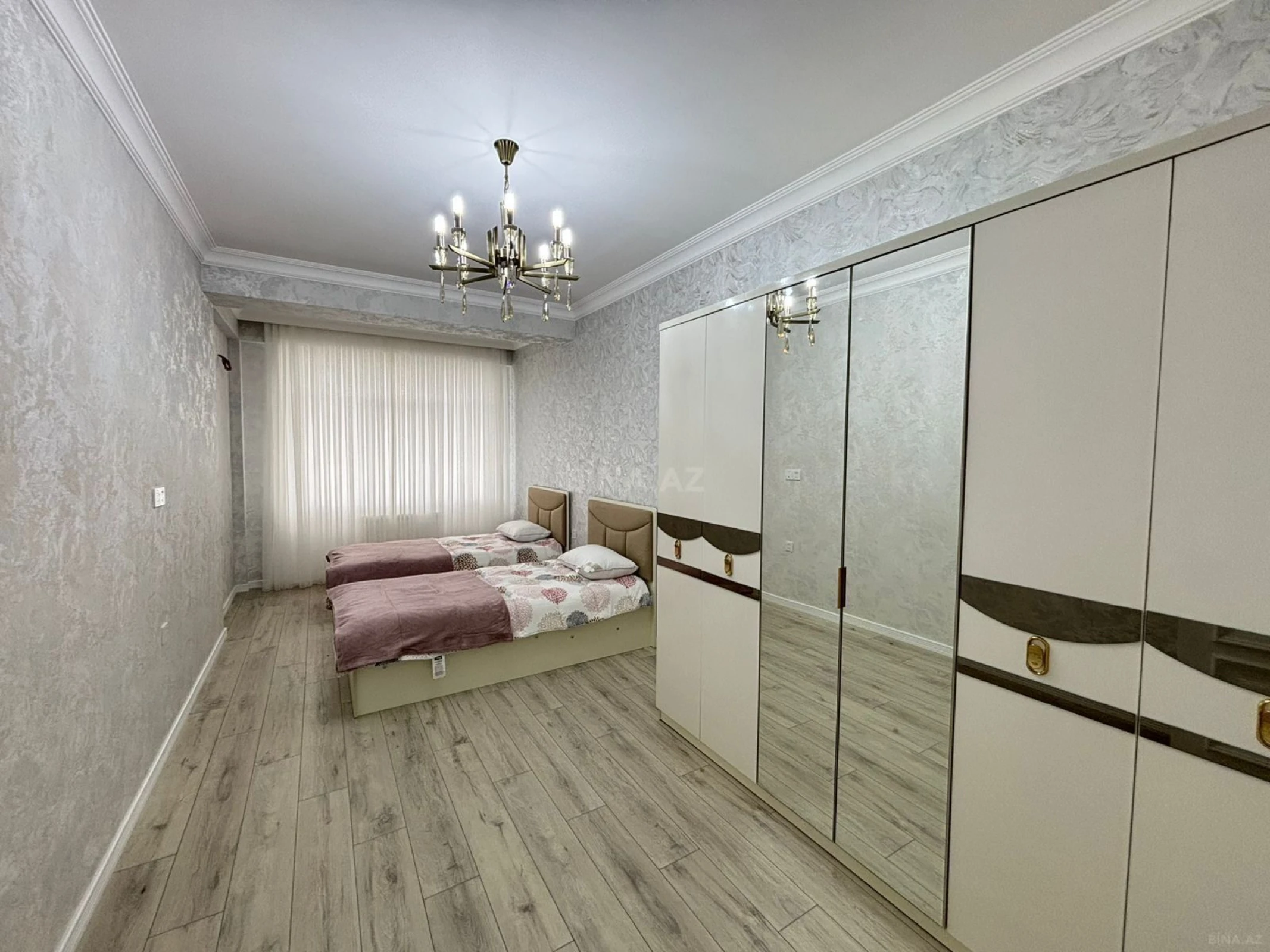 Kirayə verilir 3 otaqlı mənzil 150 m²