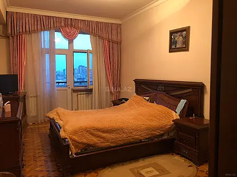 Kirayə verilir 3 otaqlı mənzil 168 m²
