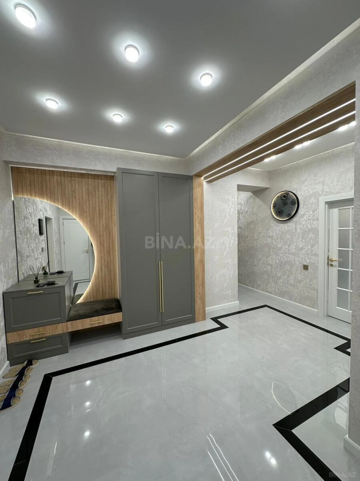 Satılır 2 otaqlı mənzil 84 m²