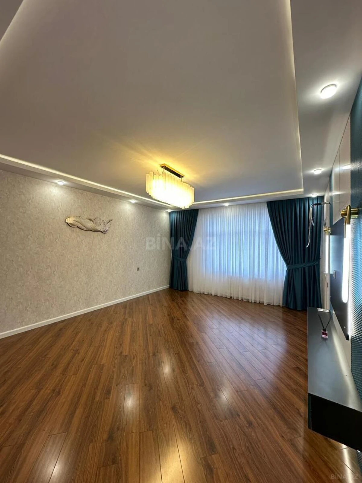 Satılır 2 otaqlı mənzil 84 m²