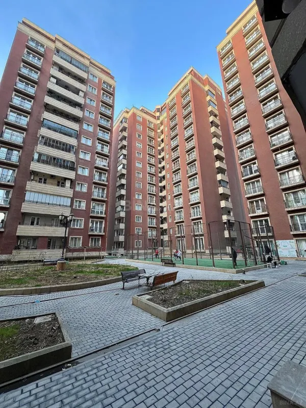 Satılır 3 otaqlı mənzil 150 m²