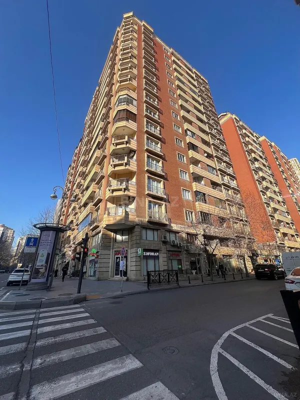 Satılır 3 otaqlı mənzil 150 m²