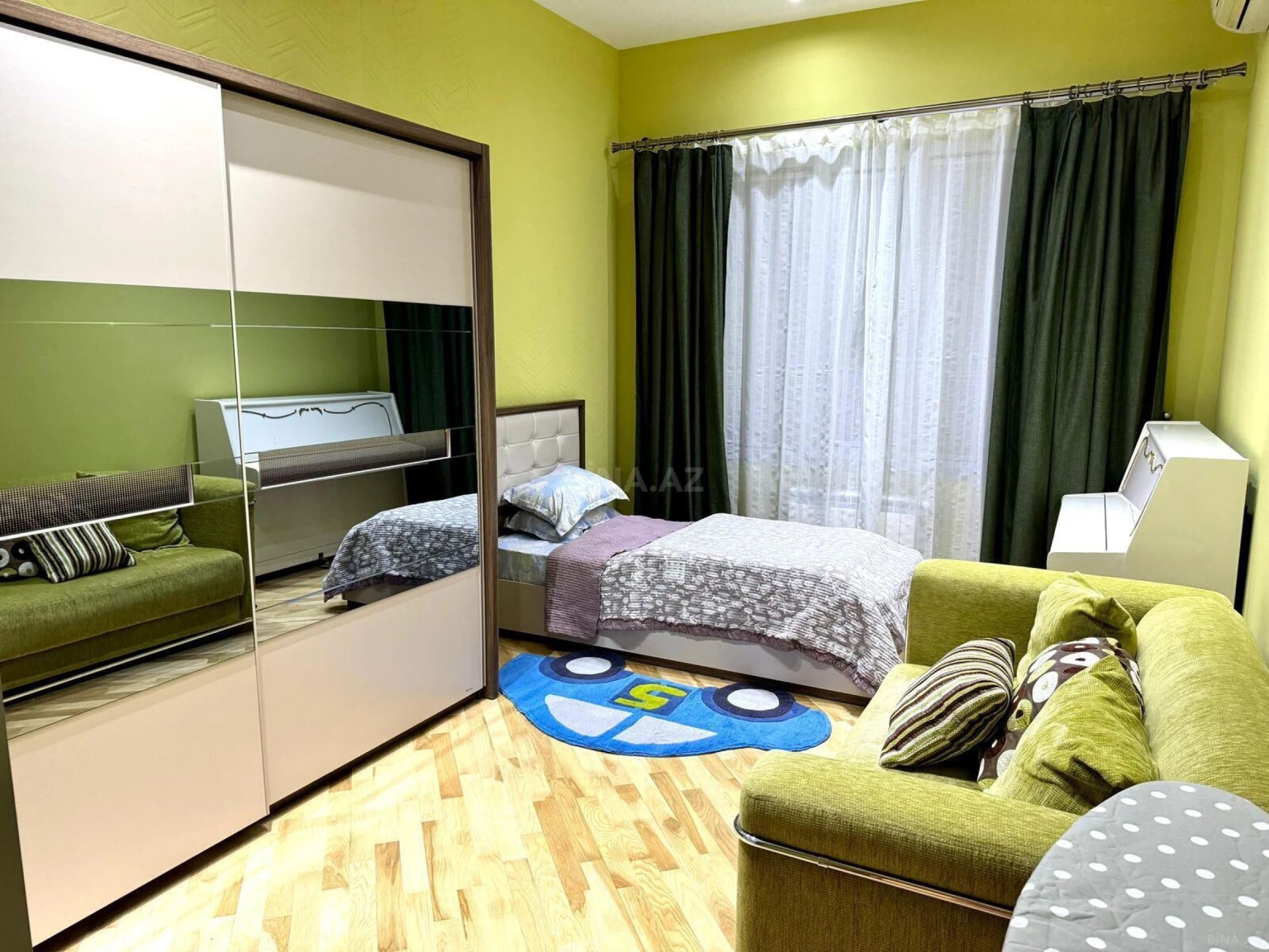 Satılır 3 otaqlı mənzil 150 m²