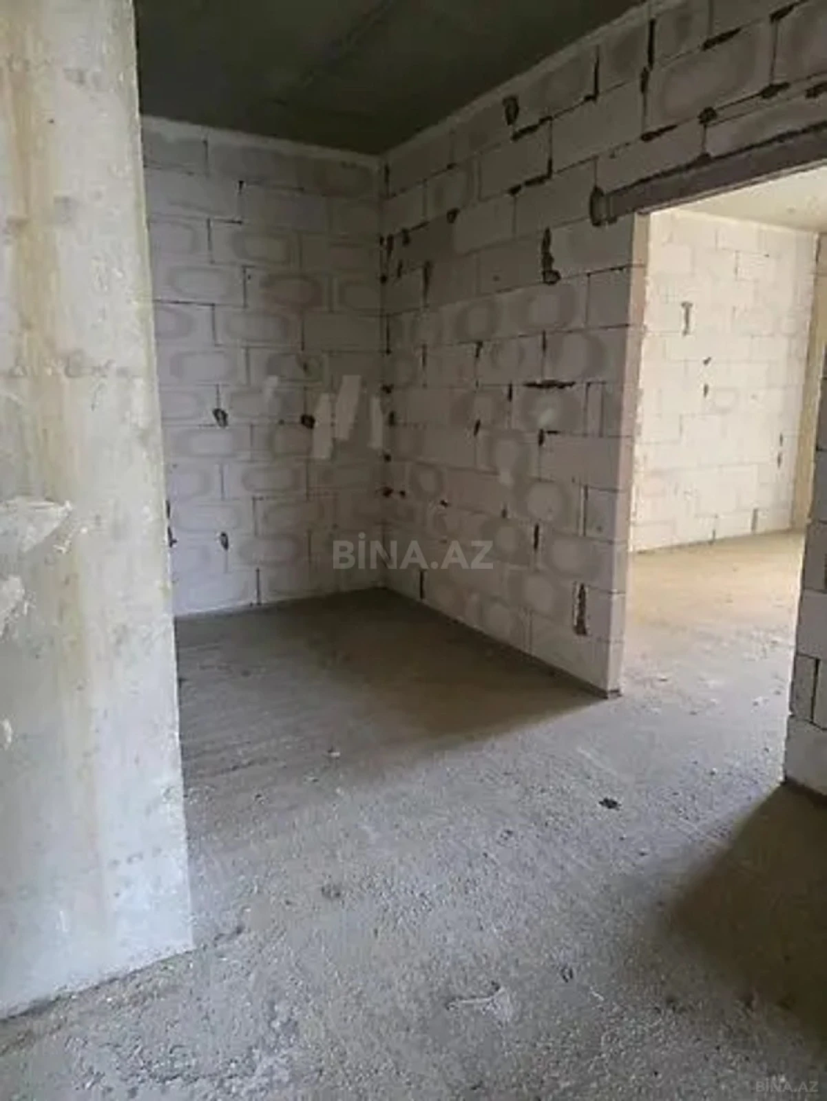 Satılır 2 otaqlı mənzil 98 m²