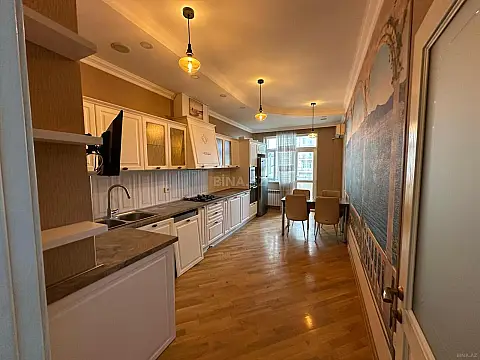 Kirayə verilir 2 otaqlı mənzil 110 m²