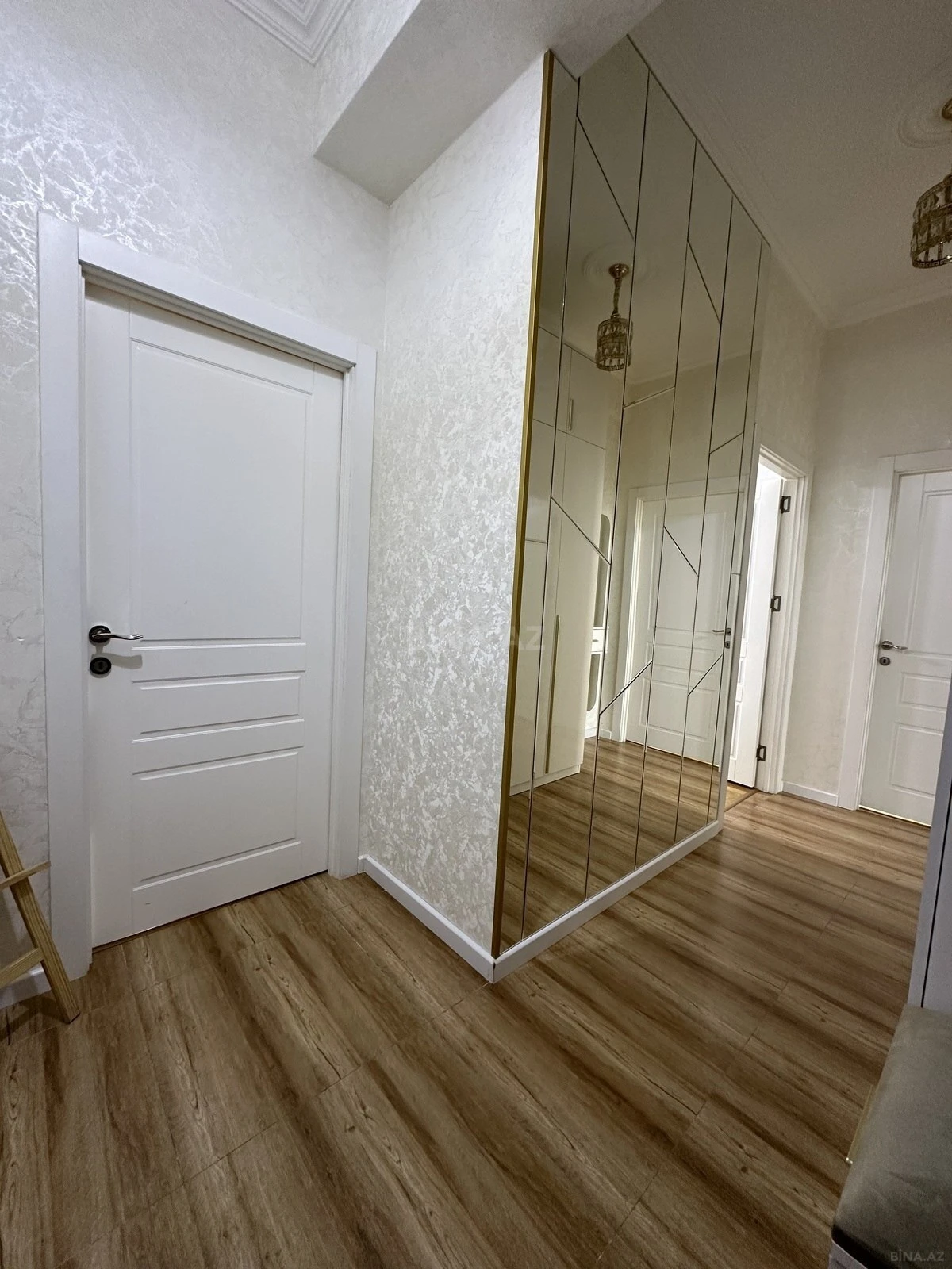 Satılır 2 otaqlı mənzil 60 m²