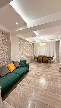 Satılır 2 otaqlı mənzil 77 m²