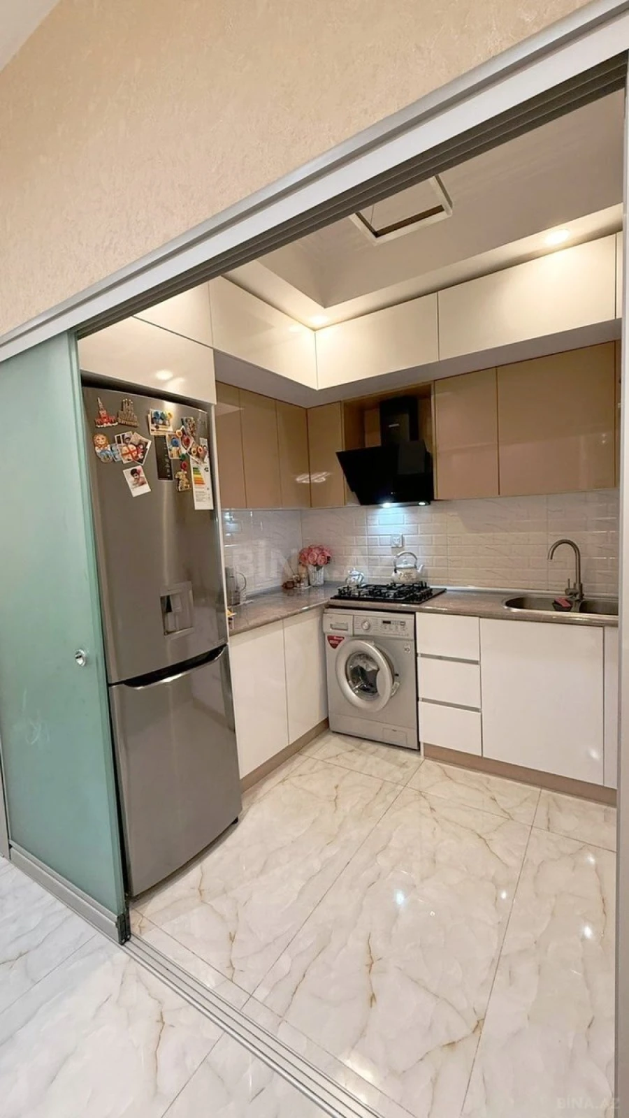 Satılır 2 otaqlı mənzil 77 m²