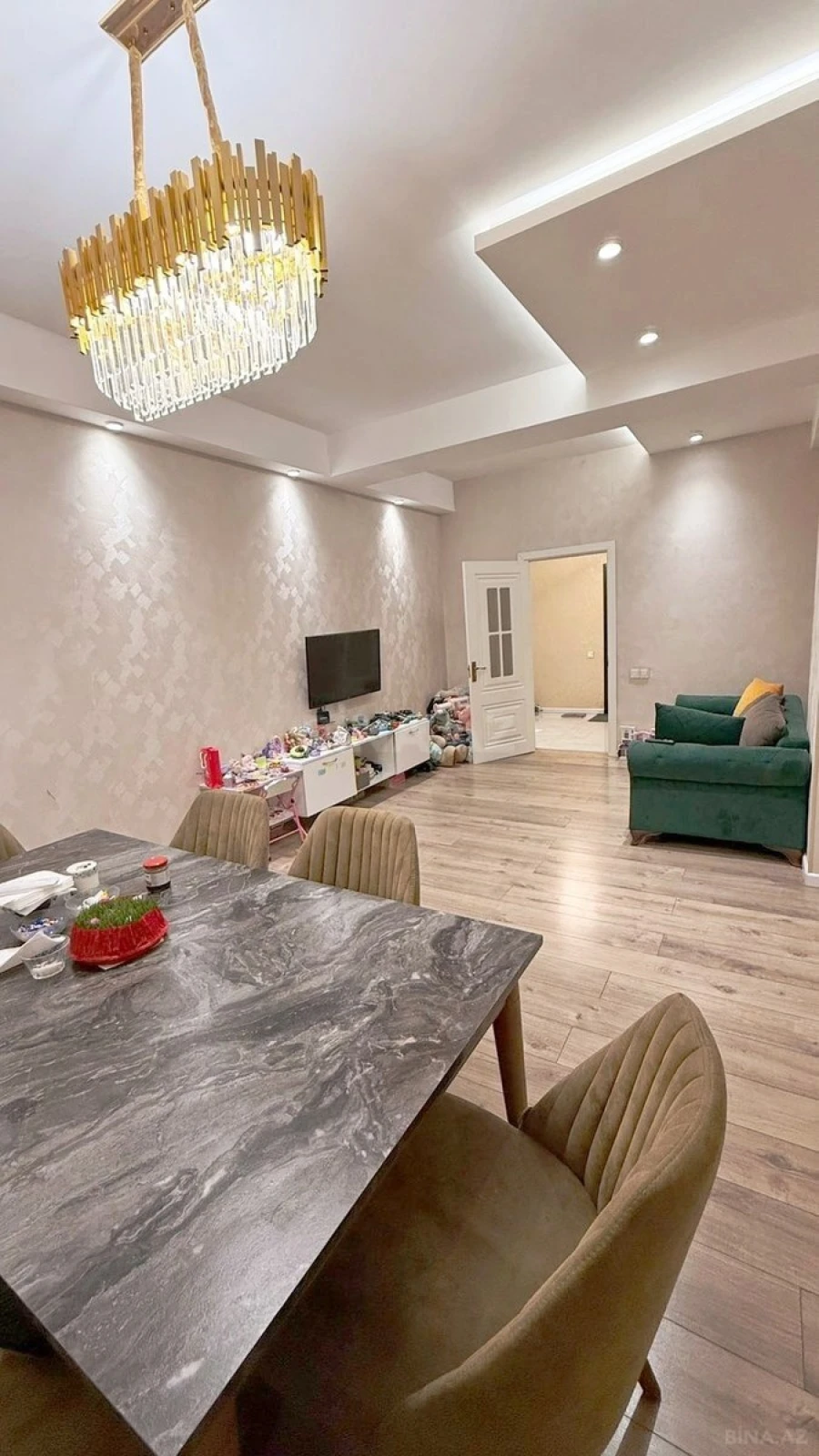 Satılır 2 otaqlı mənzil 77 m²