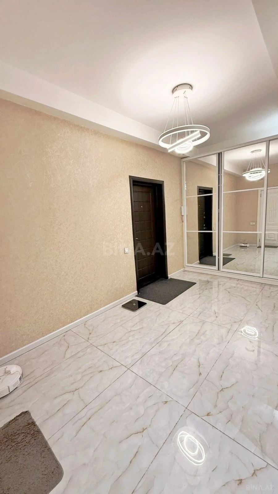 Satılır 2 otaqlı mənzil 77 m²