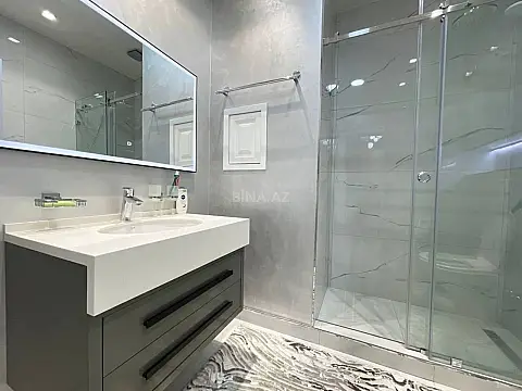 Kirayə verilir 3 otaqlı mənzil 130 m²