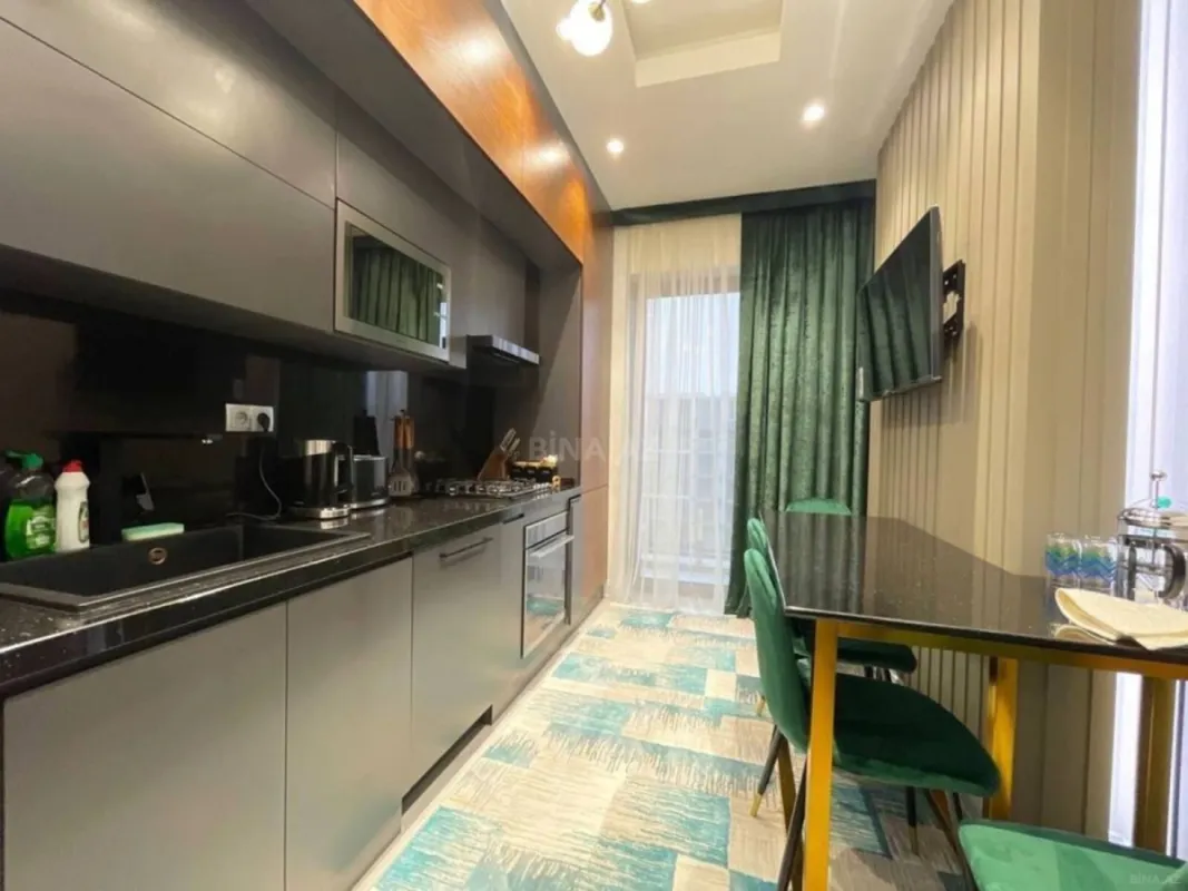 Kirayə verilir 3 otaqlı mənzil 130 m²