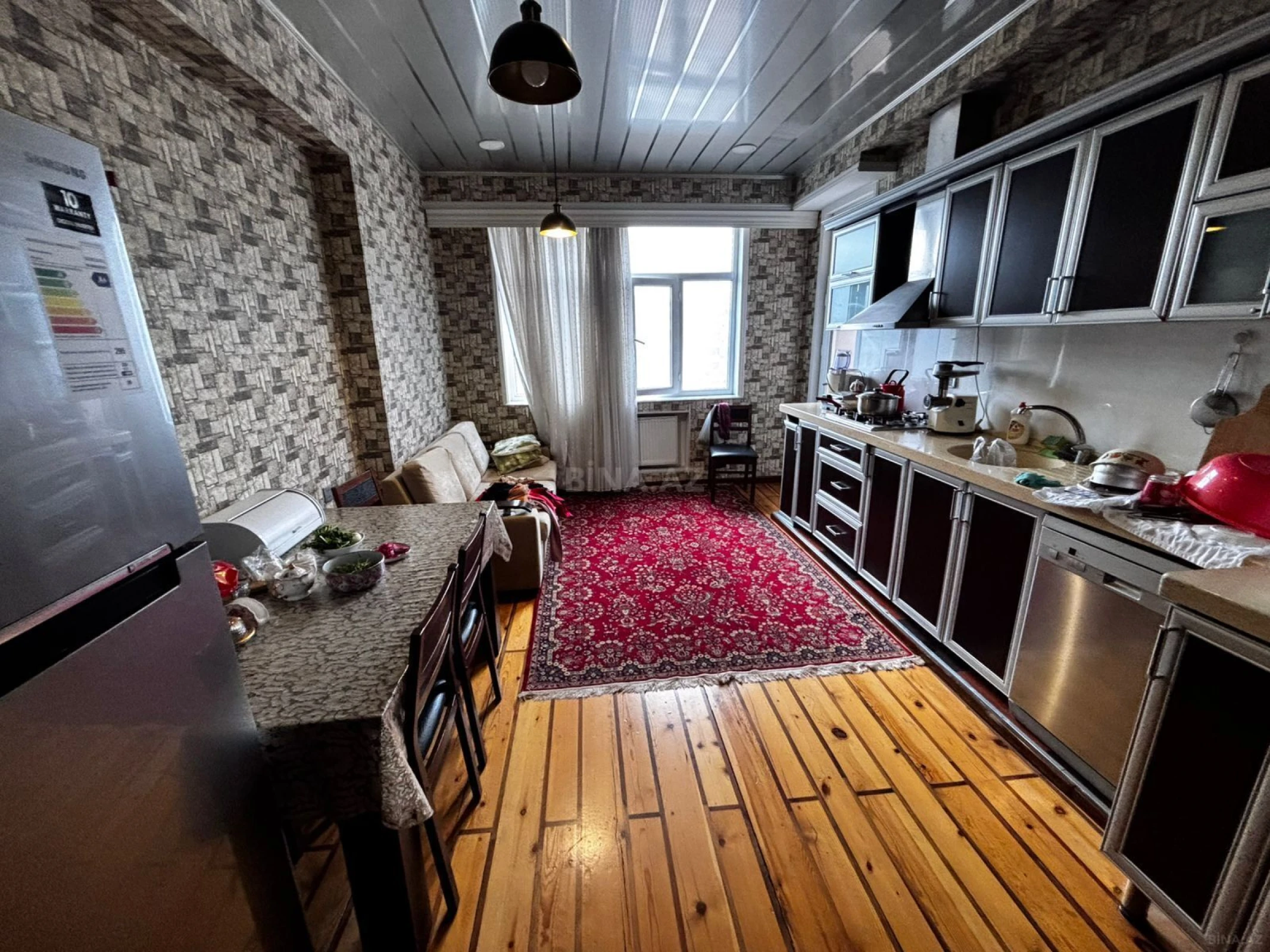 Satılır 3 otaqlı mənzil 125 m²