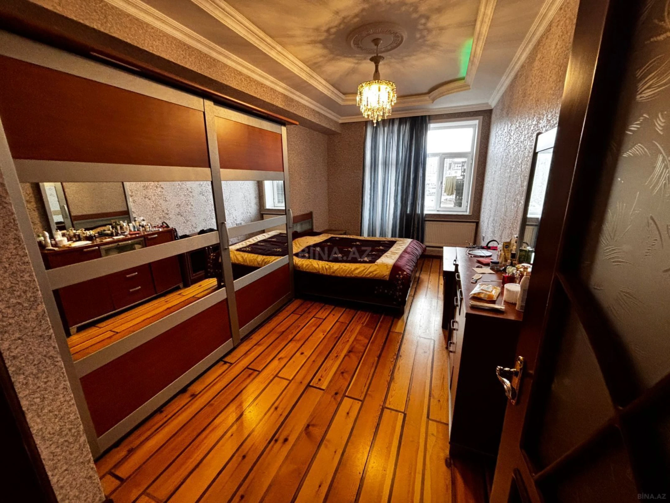 Satılır 3 otaqlı mənzil 125 m²