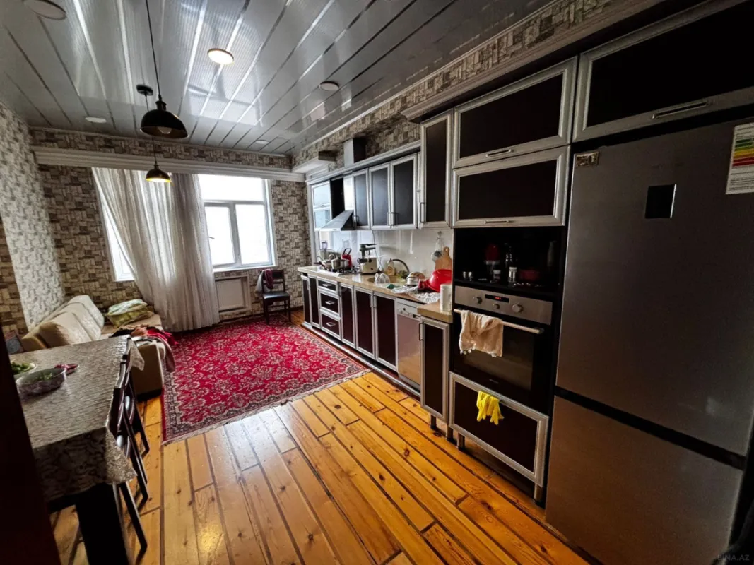 Satılır 3 otaqlı mənzil 125 m²