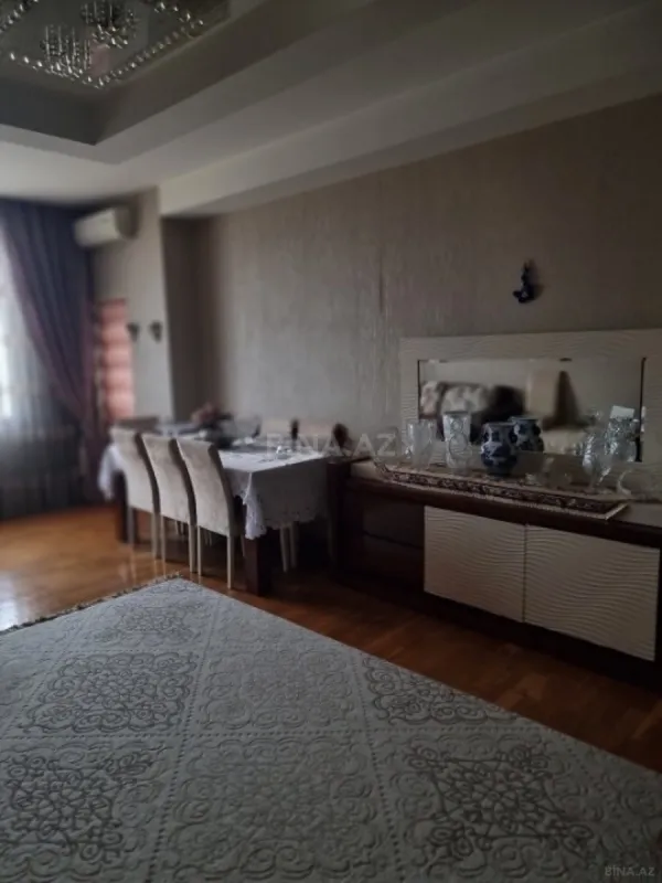 Satılır 2 otaqlı mənzil 110 m²