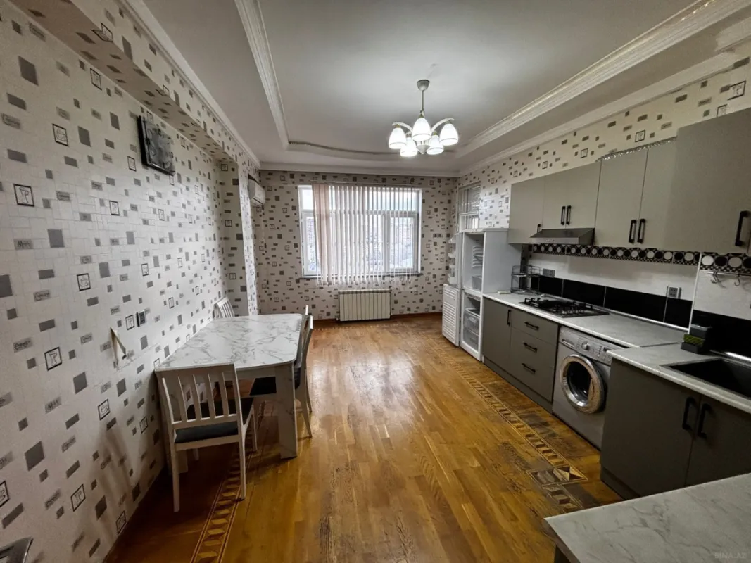 Satılır 3 otaqlı mənzil 125 m²