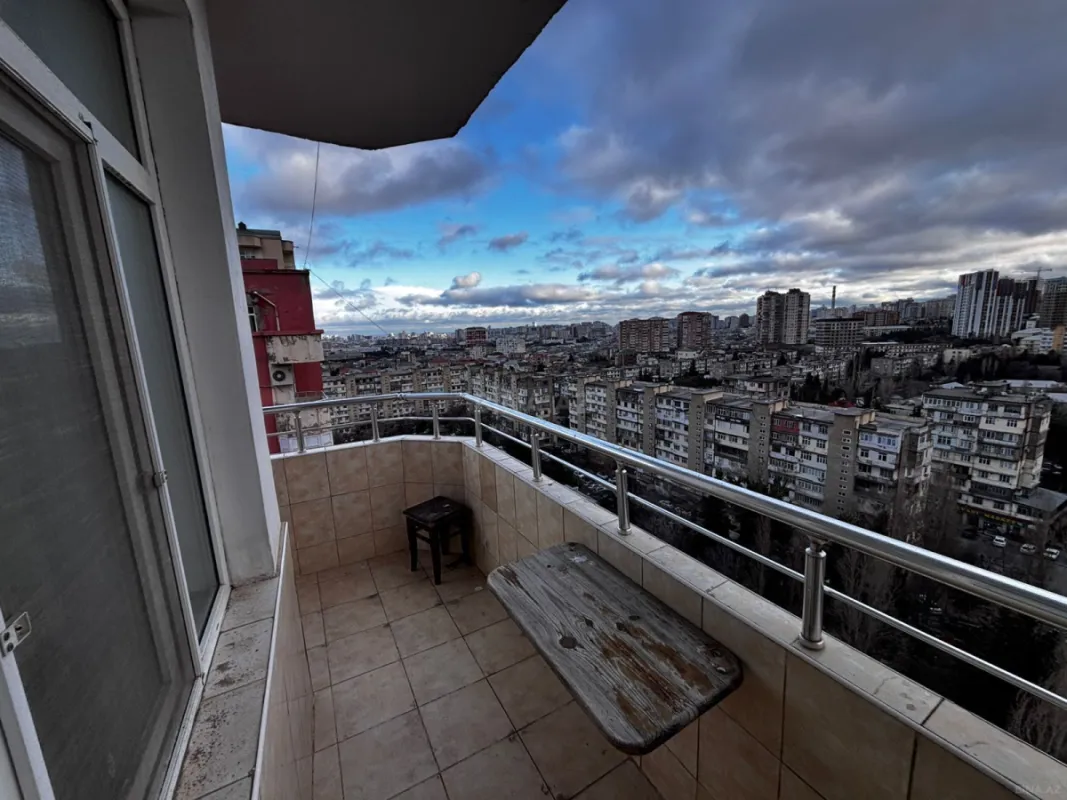 Satılır 3 otaqlı mənzil 125 m²
