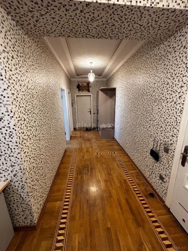 Satılır 3 otaqlı mənzil 125 m²