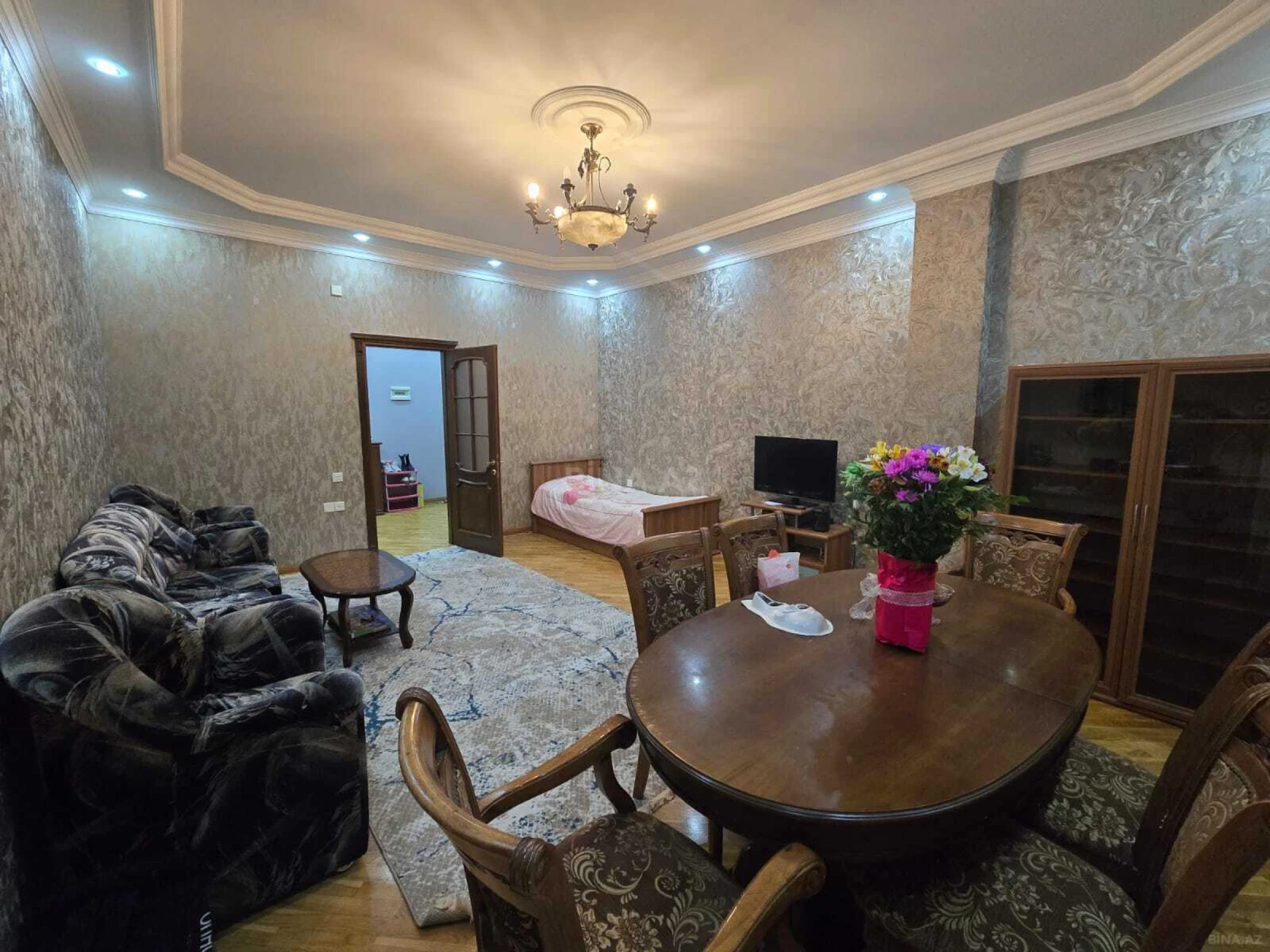 Kirayə verilir 3 otaqlı mənzil 120 m²