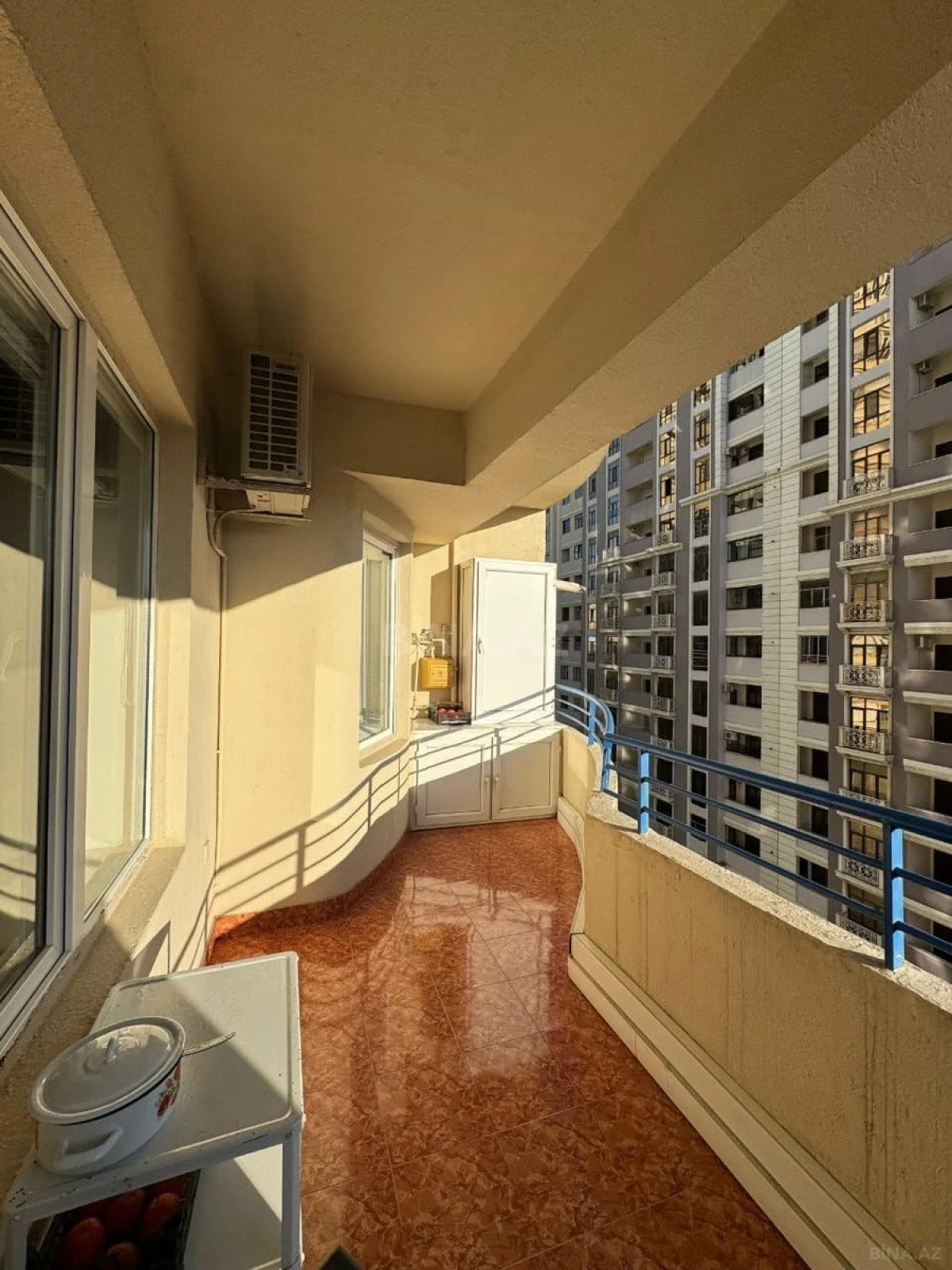 Satılır 4 otaqlı mənzil 185 m²