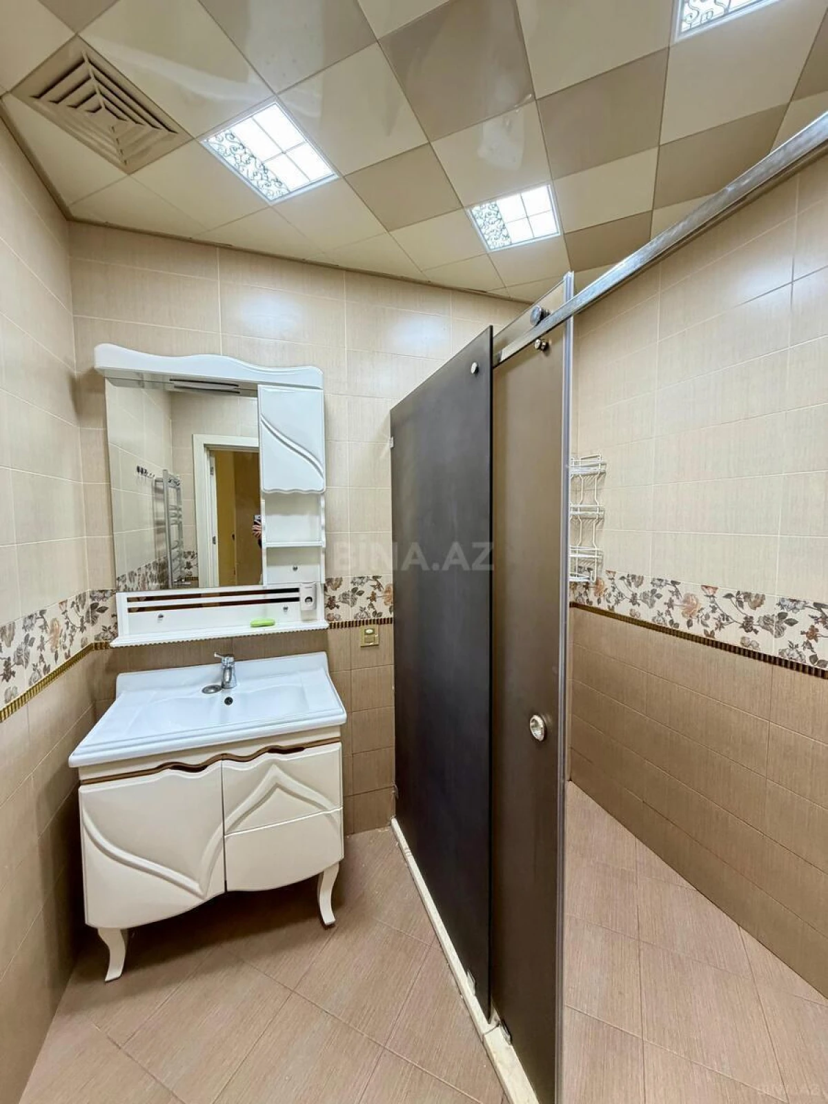 Satılır 3 otaqlı mənzil 110 m²