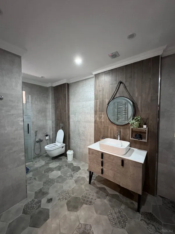 Kirayə verilir 6 otaqlı həyət evi 500 m²