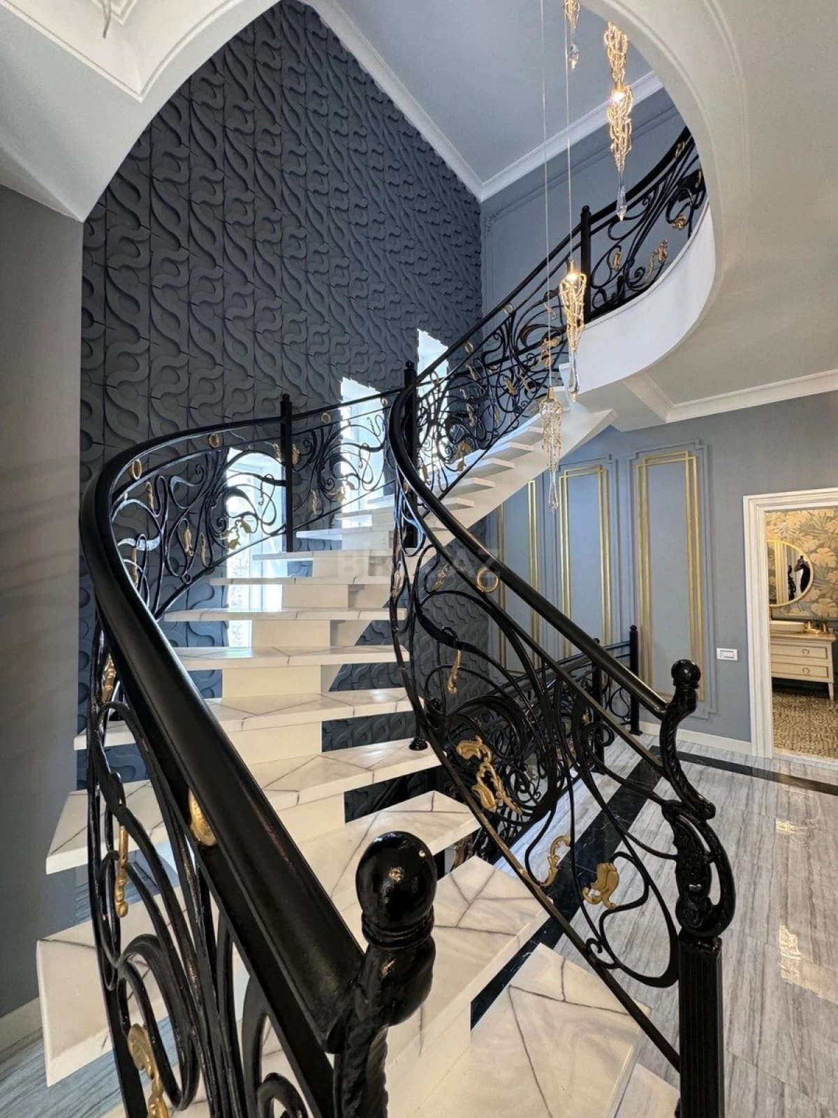 Kirayə verilir 6 otaqlı həyət evi 500 m²