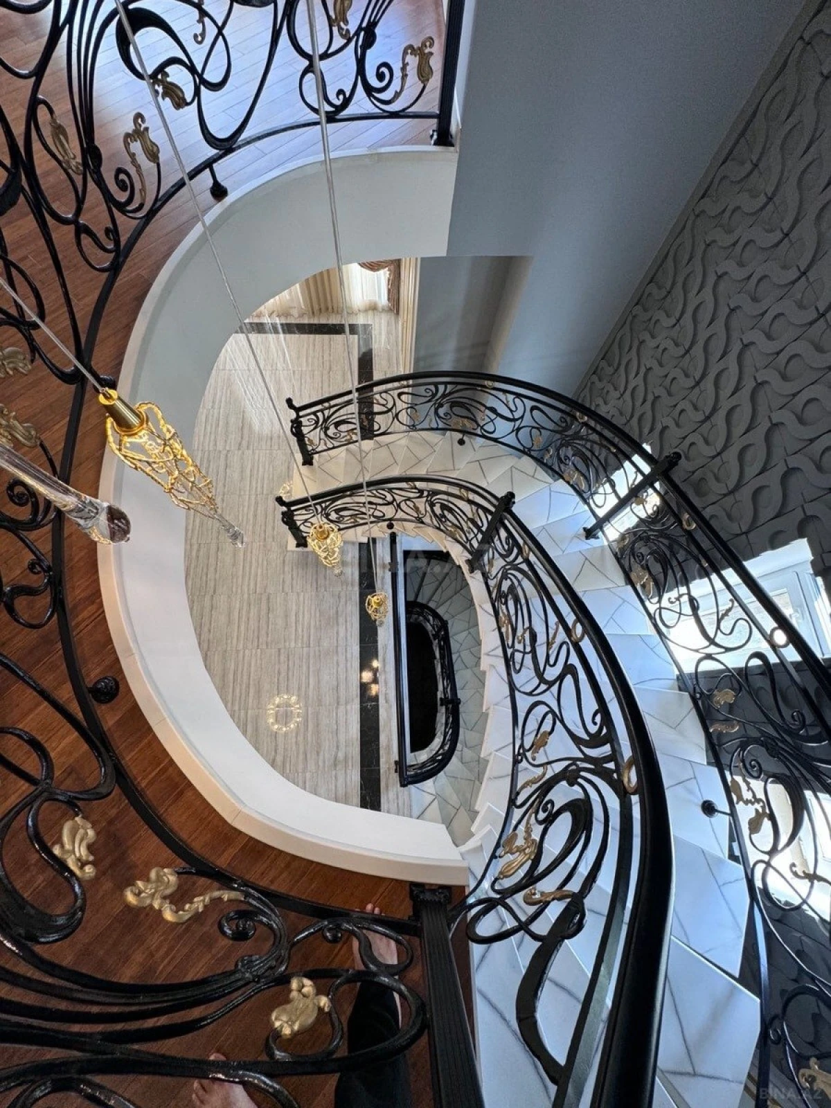 Kirayə verilir 6 otaqlı həyət evi 500 m²