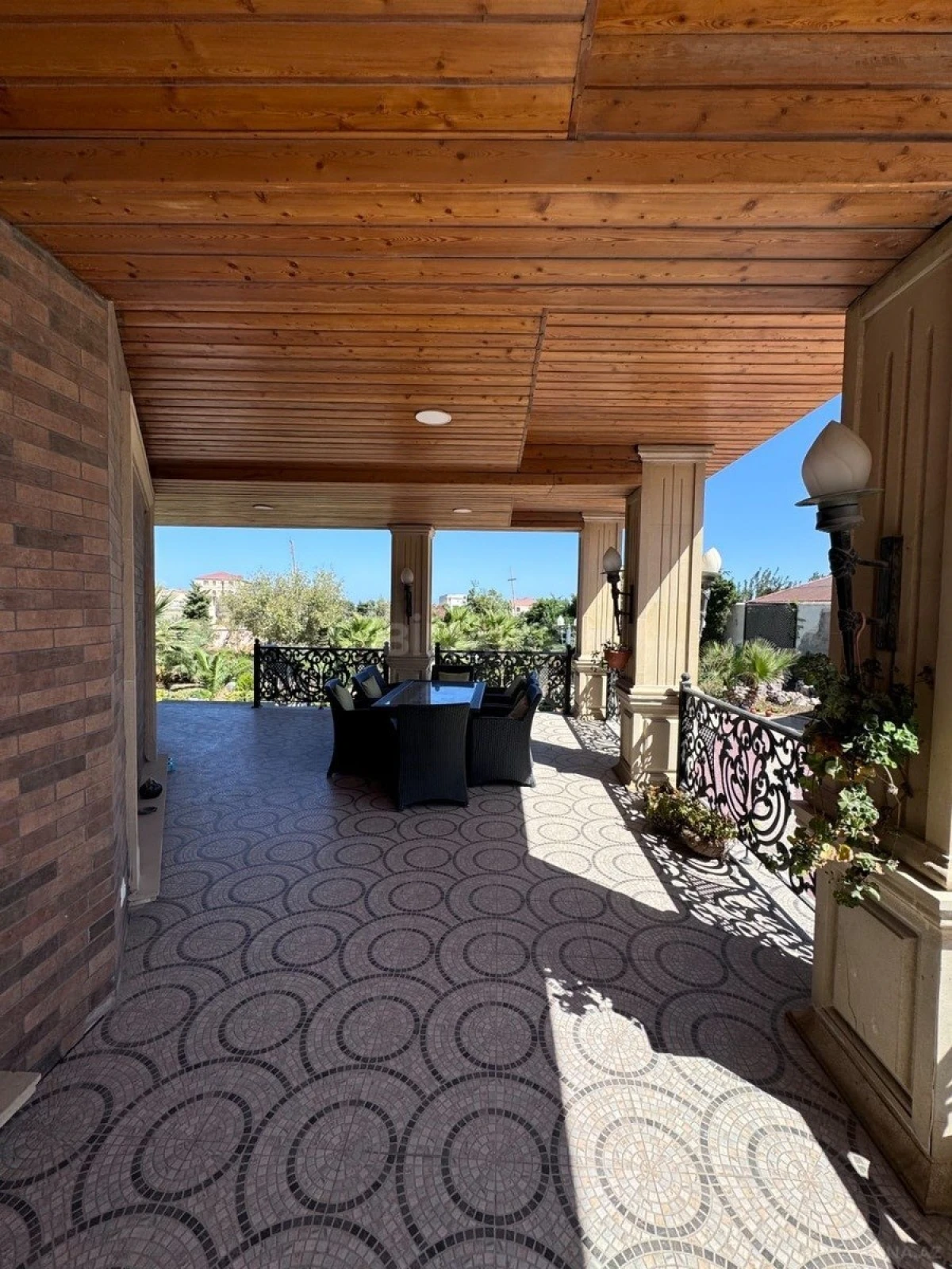 Kirayə verilir 6 otaqlı həyət evi 500 m²