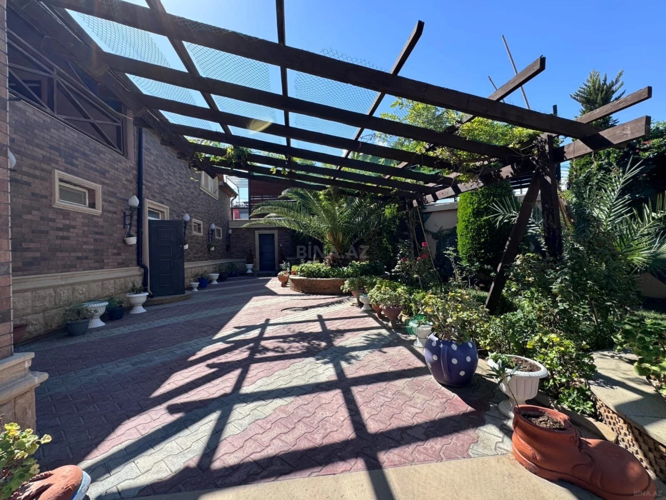 Kirayə verilir 6 otaqlı həyət evi 500 m²