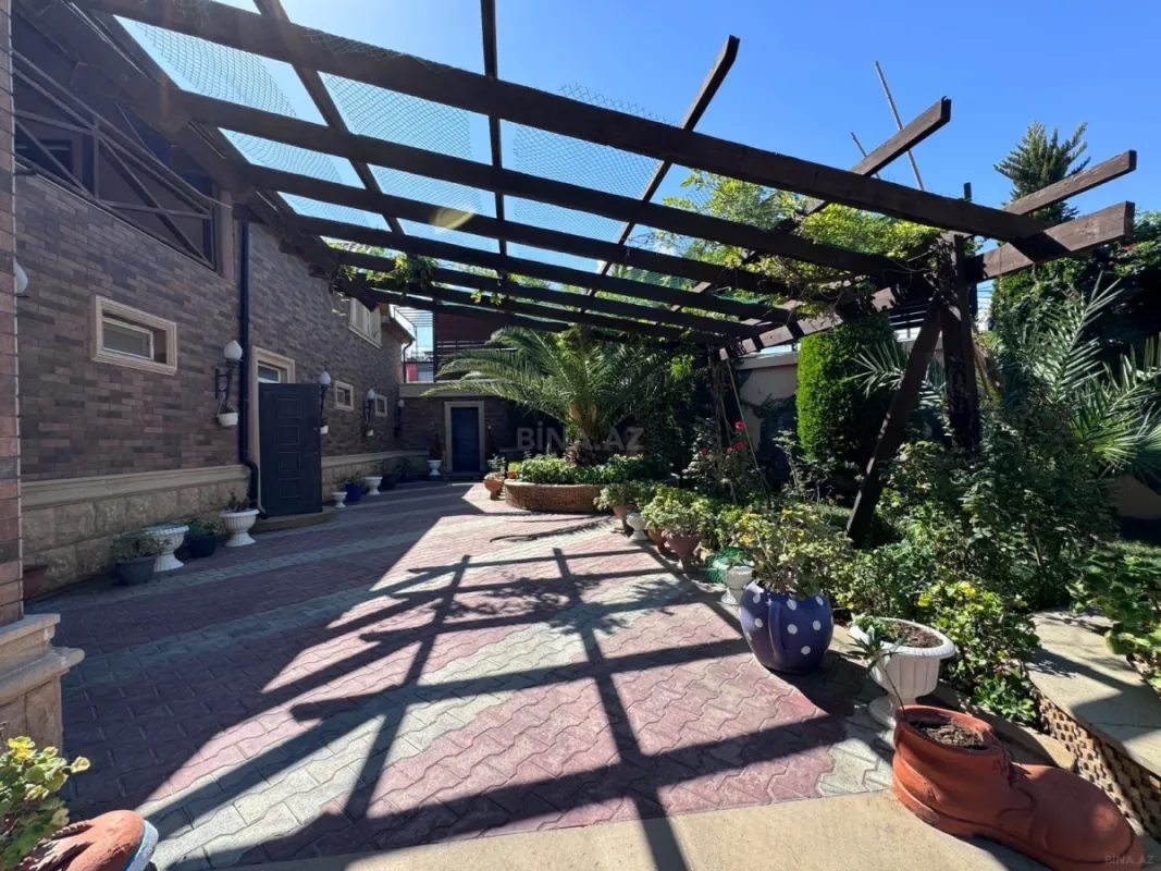 Kirayə verilir 6 otaqlı həyət evi 500 m²