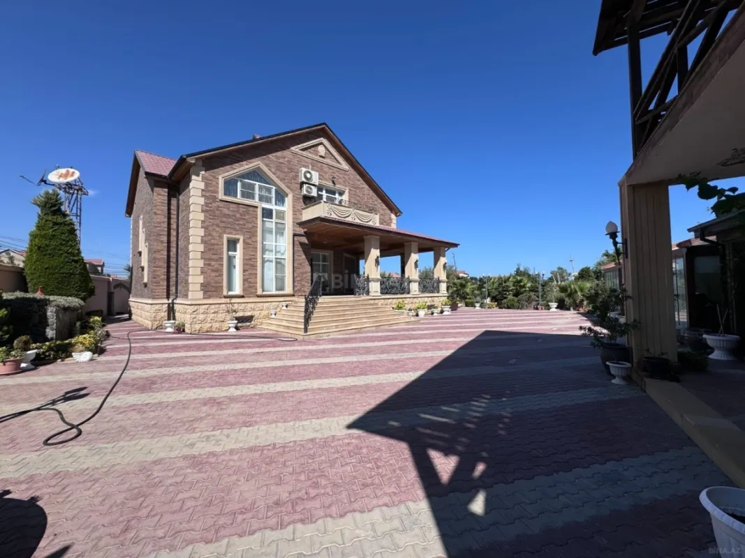 Kirayə verilir 6 otaqlı həyət evi 500 m²