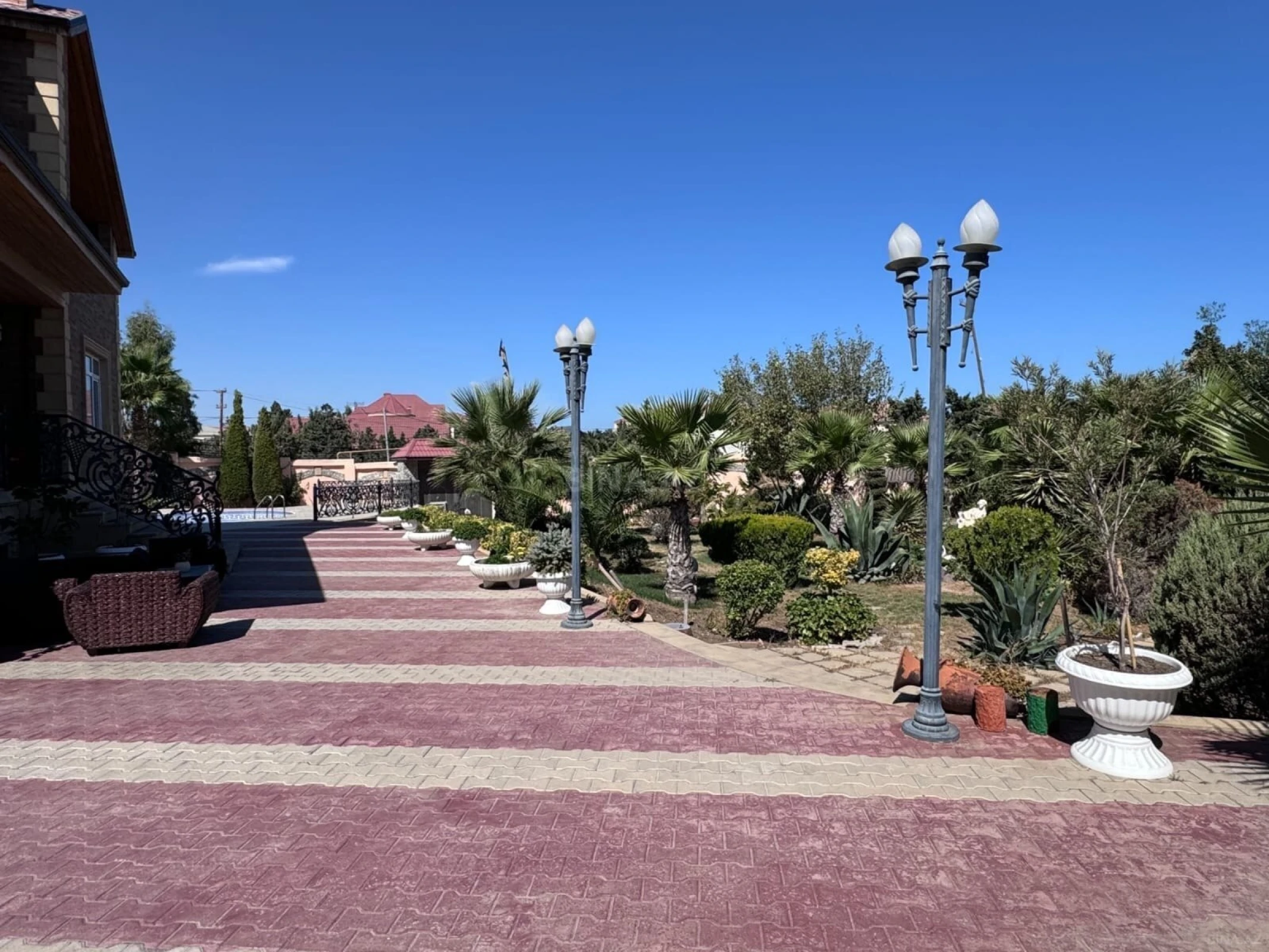 Kirayə verilir 6 otaqlı həyət evi 500 m²