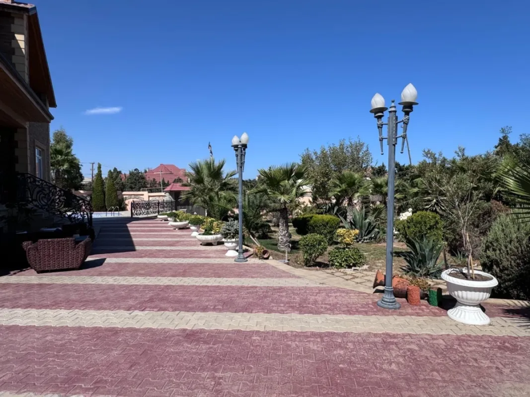 Kirayə verilir 6 otaqlı həyət evi 500 m²