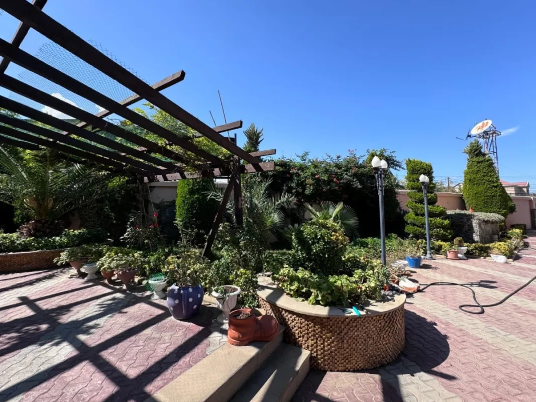 Kirayə verilir 6 otaqlı həyət evi 500 m²