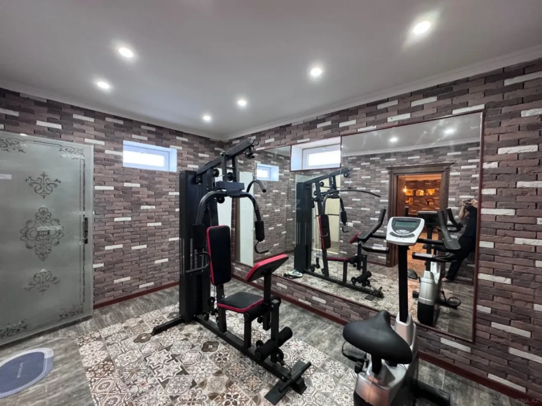 Kirayə verilir 6 otaqlı həyət evi 500 m²