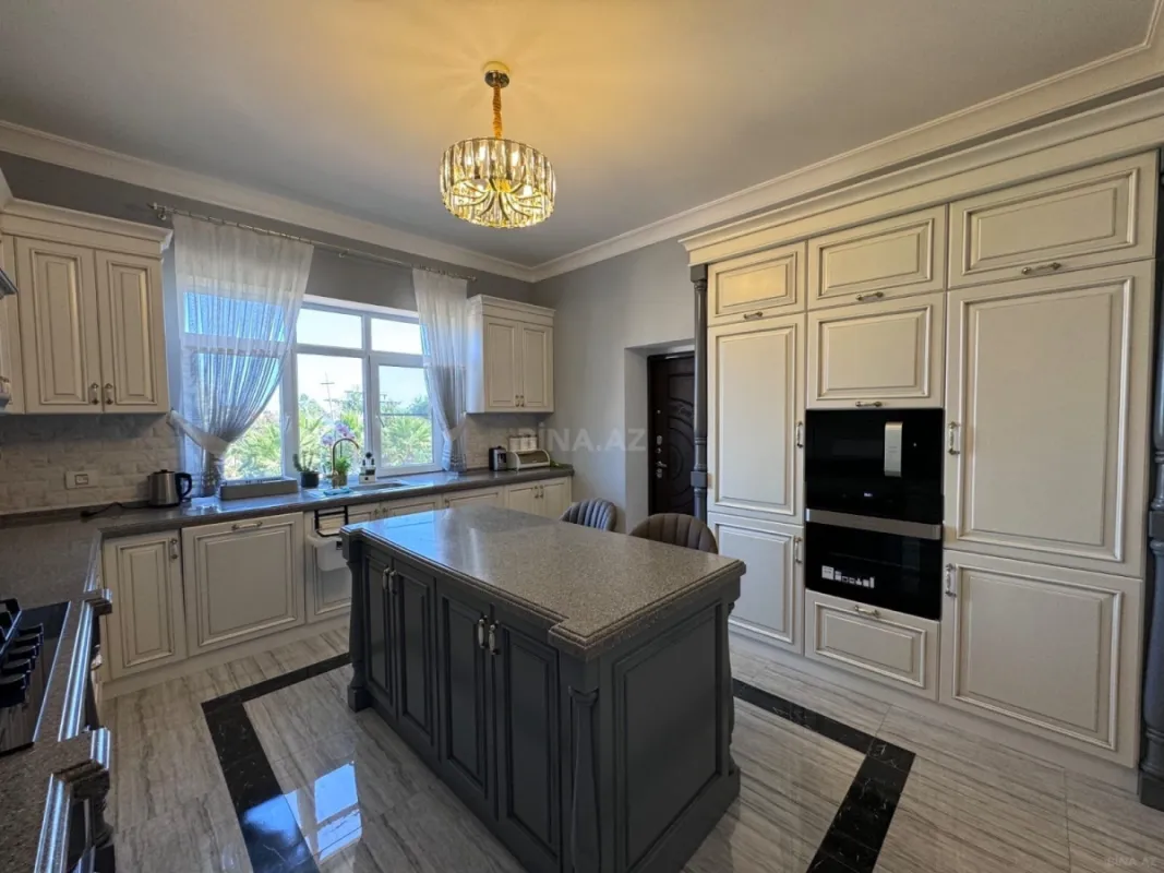 Kirayə verilir 6 otaqlı həyət evi 500 m²