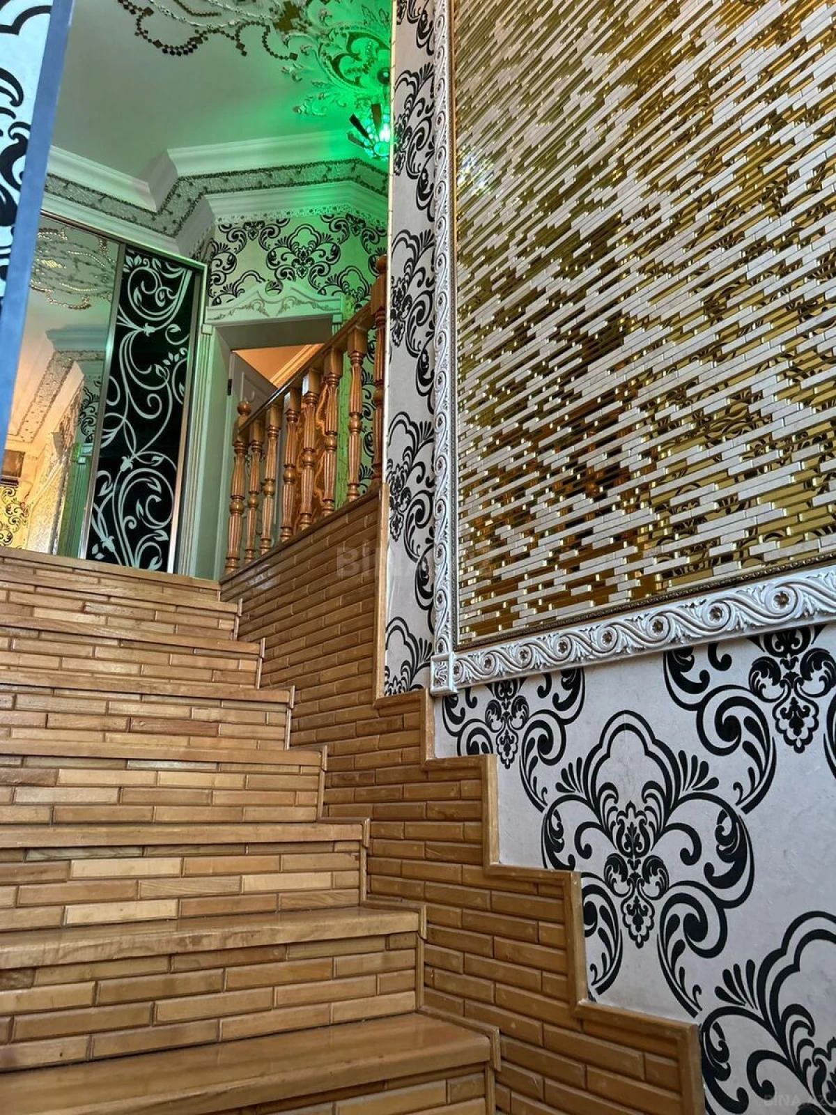 Satılır 7 otaqlı həyət evi 314 m²