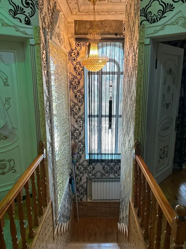 Satılır 7 otaqlı həyət evi 314 m²