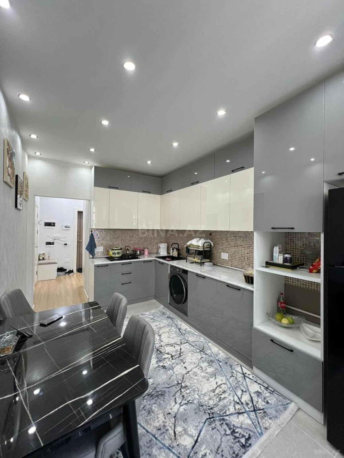 Satılır 2 otaqlı mənzil 84 m²