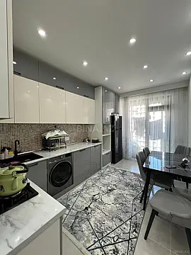 Satılır 2 otaqlı mənzil 84 m²